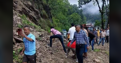 বেস্ট কলকাতা নিউজ : ক্রমাগত লাগাতার বৃষ্টি দার্জিলিংয়ে, চরম অসুবিধার মধ্যে পড়লেন পর্যটকরা