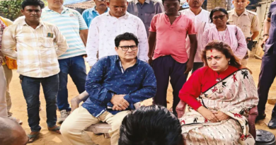 বেস্ট কলকাতা নিউজ : রামপুরহাটে খুন হওয়া ছাত্রীর বাড়িতে এলেন শতাব্দী রায় , প্রকাশ্যে ফাঁসিও চাইলেন অভিযুক্তের