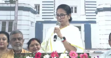 বেস্ট কলকাতা নিউজ : চাকরিহারা 'অযোগ্য' শিক্ষকদের গ্রুপ সি ও ডি-তে সুযোগ দেওয়ার ইঙ্গিত দিলেন রাজ্যের মুখ্যমন্ত্রী