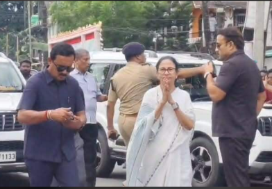 বেস্ট কলকাতা নিউজ : জলপাইগুড়িতে প্রশাসনিক সভায় এলেন মুখ্যমন্ত্রী মমতা বন্দ্যোপাধ্যায়, রাস্তার দুধারে ভীড় জমলো অগনিত মানুষের