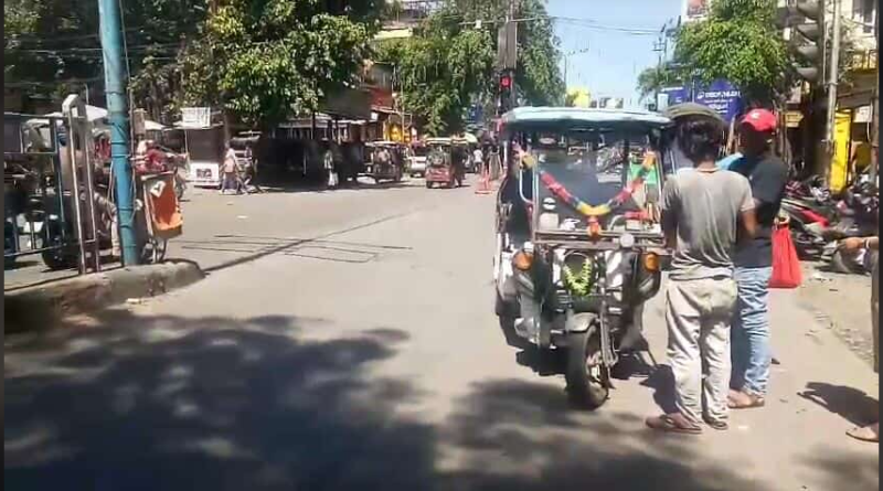বেস্ট কলকাতা নিউজ : পুজোর মরশুমে চরম বিরম্বনা শিলিগুড়িতে, টোটো নিয়ে বিভ্রান্ত সাধারণ মানুষজন