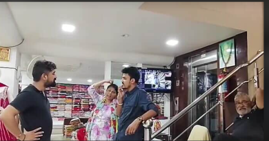 বেস্ট কলকাতা নিউজ : আবারও ভয়াবহ চুরি শিলিগুড়িতে, কাপড়ের দোকানে লক্ষধিক টাকার কাপড় চুরি করে পালিয়ে গেল দুষ্কৃতীরা