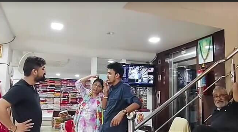 বেস্ট কলকাতা নিউজ : আবারও ভয়াবহ চুরি শিলিগুড়িতে, কাপড়ের দোকানে লক্ষধিক টাকার কাপড় চুরি করে পালিয়ে গেল দুষ্কৃতীরা