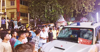 বেস্ট কলকাতা নিউজ : মঙ্গলবাড়িতে নীলবাতি লাগানো গাড়ির ধাক্কায় জখম অন্তঃসত্ত্বা, ভাঙচুর চালালো উত্তেজিত জনতা