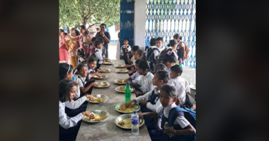 বেস্ট কলকাতা নিউজ : শিলিগুড়িতে আমাদের পাড়া আমাদের সমাধান প্রকল্পের অধীনে মিড ডে মিল খাওয়ানো হলো শ্রী গুরু বিদ্যামন্দিরে ছাত্র-ছাত্রীদের