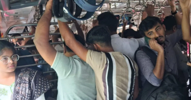 বেস্ট কলকাতা নিউজ : বনগাঁ AC লোকালের চালু হতেই চরম ‘দমবন্ধ’ পরিস্থিতিতে পড়লো নিত্য যাত্রীরা
