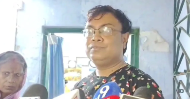 বেস্ট কলকাতা নিউজ : সরকারি স্বাস্থ্যকেন্দ্রে বসেই ভিজিট নিয়ে রোগী দেখার অভিযোগ উঠলো এক চিকিৎসকের বিরুদ্ধে