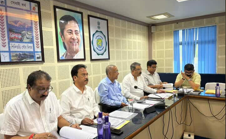 বেস্ট কলকাতা নিউজ : শিলিগুড়ি পুরসভার সভাকক্ষে মেয়র পারিষদদের বৈঠক অনুষ্ঠিত হল শিলিগুড়ি পুরসভার উন্নতির লক্ষ্যে