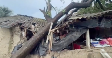 বেস্ট কলকাতা নিউজ : সন্দেশখালি ব্যাপক লন্ডভন্ড হল মাত্র কয়েক সেকেন্ডের ঝড়ে , তছনছ শতাধিক বাড়ি, আহত হল একাধিক