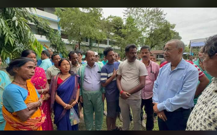 বেস্ট কলকাতা নিউজ : মুখ্যমন্ত্রী মমতা বন্দ্যোপাধ্যায়ের নির্দেশে জলপাইগুড়ির বন্যা কবলিত এলাকা পরিদর্শন করলেন মেয়র গৌতম দেব