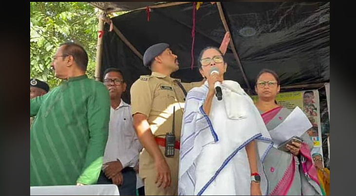 বেস্ট কলকাতা নিউজ : নাগরাকাটায় বন্যা বিধ্বস্ত এলাকা পরিদর্শনে এলেন মুখ্যমন্ত্রী মমতা বন্দ্যোপাধ্যায়