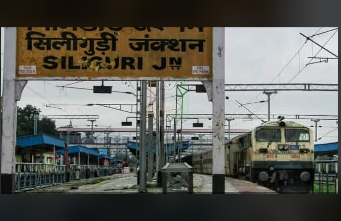 বেস্ট কলকাতা নিউজ : স্টেশনে কন্যা সন্তানের জন্ম দিলেন ১ প্রসূতি মহিলা, ব্যাপক চাঞ্চল্য ছড়ালো শিলিগুড়িতে