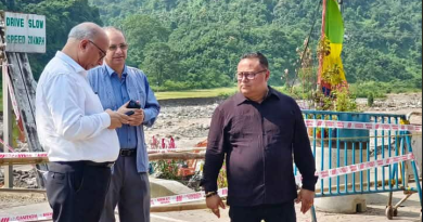 বেস্ট কলকাতা নিউজ : বন্যায় ক্ষতিগ্রস্ত ব্রীজ ও দুধিয়া এলাকা পরিদর্শন করলেন মুখ্য সচিব এবং GTA চিফ এক্সিকিউটিভ অনিত থাপা