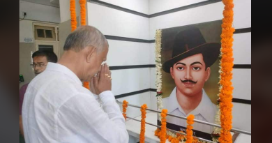 বেস্ট কলকাতা নিউজ : স্বাধীনতা আন্দোলনের অন্যতম পুরোধা বীর শহীদ ভগৎ সিং - এর জন্ম দিবসে বিনম্র শ্রদ্ধাঞ্জলি নিবেদন করা হল শিলিগুড়ি পুরনিগমের পক্ষ থেকে