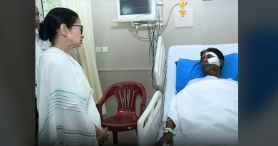 বেস্ট কলকাতা নিউজ : নাগরাকাটায় আক্রান্ত বিজেপির এম পি খগেন মুর্মুকে দেখতে হাসপাতালে গেলেন রাজ্যের মুখ্যমন্ত্রী মমতা বন্দ্যোপাধ্যায়