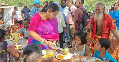 বেস্ট কলকাতা নিউজ : কাওয়াখালী নিমতলায় বন্যায় ক্ষতিগ্রস্তদের জন্য আহারের ব্যবস্থা দার্জিলিং জেলা তৃণমূল কংগ্রেস এর তরফ থেকে