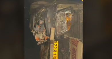 বেস্ট কলকাতা নিউজ : শিলিগুড়ির রামঘাটের কাছে ঘটলো ভয়াবহ দুর্ঘটনা, বেশ কয়েকজনক ধাক্কা মেরে উলটে গেল পিকআপ ভ্যান, জখম হল ৫ পথচারী