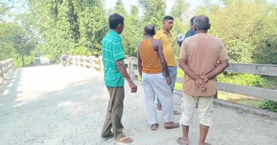 বেস্ট কলকাতা নিউজ : কোচবিহার জেলার মেখলিগঞ্জ মহকুমার উচ্ছলপুকুরি এলাকায় গত এক দশক ধরে বিপদজনক ভাবে দাঁড়িয়ে আছে টিকাভিজা ব্রিজ