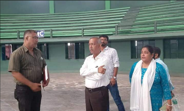 বেস্ট কলকাতা নিউজ : শিলিগুড়ি ইনডোর স্টেডিয়াম আন্তর্জাতিক মানের হবে, স্টেডিয়ামের উন্নতিকরনের কাজ পরিদর্শনে এসে এমনটাই জানালেন মেয়র গৌতম দেব