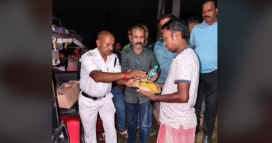 বেস্ট কলকাতা নিউজ : শিলিগুড়ি মেট্রোপোলিটন পুলিশ এর তরফ থেকে কমিউনিটি কিচেন তৈরী করে খাবার বিতরণ করা হল দুস্থ ও অসহায় মানুষের মধ্যে