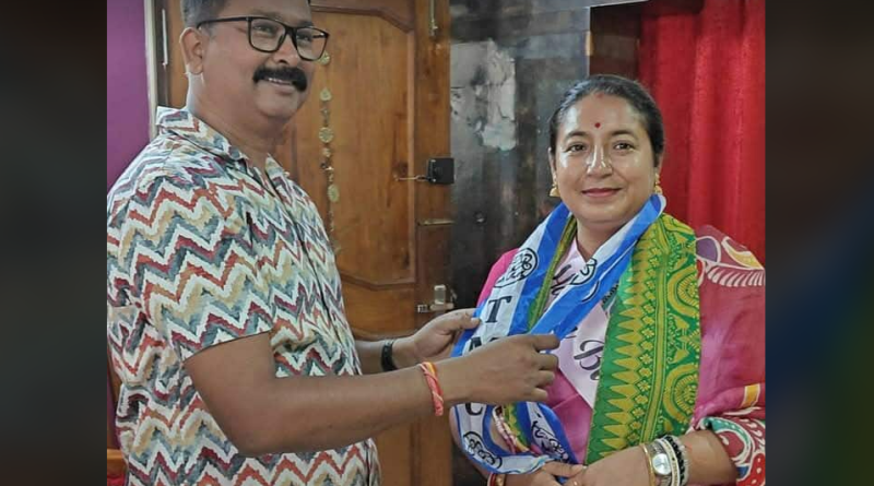 বেস্ট কলকাতা নিউজ : নিজের জন্মদিনে অভিনন্দন এবং শুভেচ্ছায় ভাসলেন তৃণমূল নেত্রী পাপিয়া ঘোষ