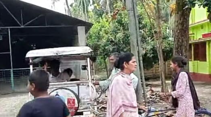 বেস্ট কলকাতা নিউজ : জলপাইগুড়ির দেবনগরে রেশনে সিদ্ধ চালের বদলে মিলছে আতপ চাল, চরম ক্ষিপ্ত এলাকার স্থানীয় বাসিন্দারা