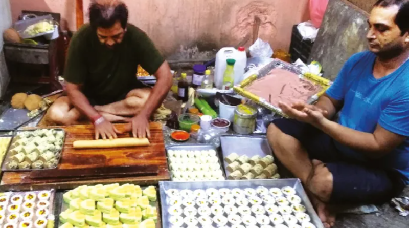 বেস্ট কলকাতা নিউজ : ভাইফোঁটার আগে ট্রিপল সেঞ্চুরি হাঁকাল ছানার দর , কালনায় এক কেজির দাম দাঁড়ালো কেজি প্রতি ৩৪০ টাকায়