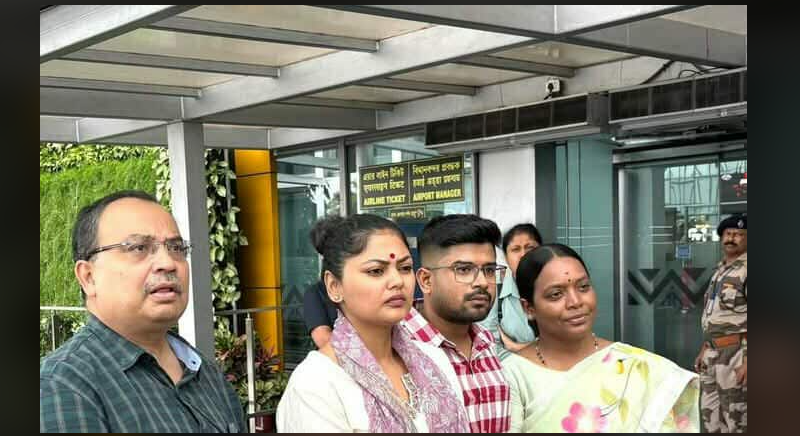 বেস্ট কলকাতা নিউজ : আগরতলায় তৃণমূল কংগ্রেসের সদর দফতর ভাঙচুর দুষ্কৃতীদের, প্রতিবাদ জানাতে ত্রিপুরায় এসে পৌঁছলেন তৃণমূলের পর্যবেক্ষক দলের সদস্যরা