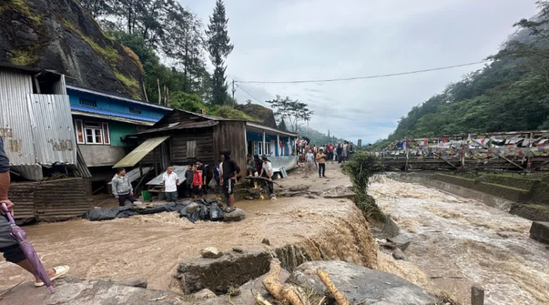 বেস্ট কলকাতা নিউজ : প্রাকৃতিক বিপর্যয়ে ক্ষতির পরিমান দাঁড়ালো প্রায় হাজার কোটির কাছাকাছি , মুখ্যমন্ত্রীকে রিপোর্ট দিতে চলেছে জিটিএ