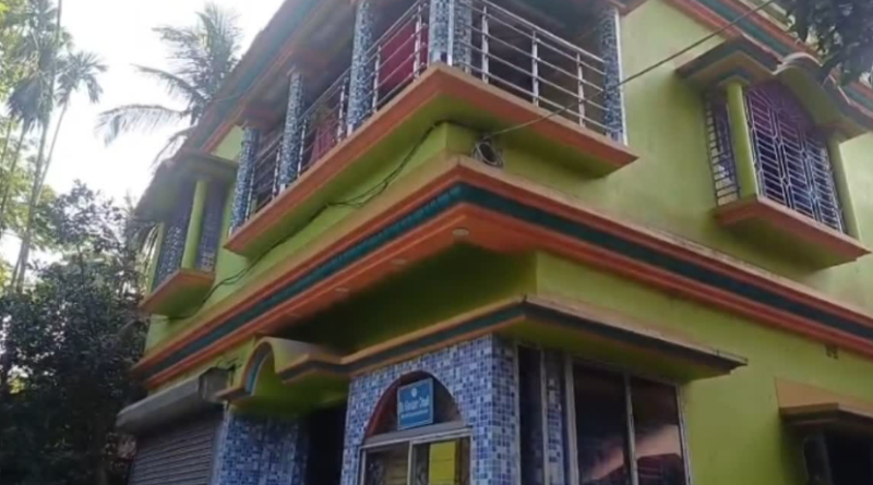 বেস্ট কলকাতা নিউজ : একই পরিবারের নামে ভোটার কার্ড রয়েছে ভারত ও বাংলাদেশে! ব্যাপক চাঞ্চল্য ছড়ালো গোবরডাঙায়