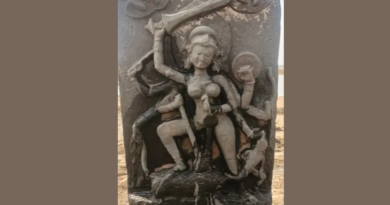 বেস্ট কলকাতা নিউজ : গলসিতে দামোদর নদ থেকে উঠে এল দেড় হাজার বছরের প্রাচীন বেলেপাথরের মূর্তি, ব্যাপক শোরগোল পড়লো এলাকায়
