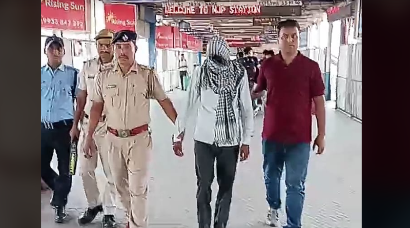 বেস্ট কলকাতা নিউজ : এনজিপি স্টেশন থেকে অবৈধ কাজকর্মের জন্য আটক করা হলো একজনকে