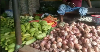 বেস্ট কলকাতা নিউজ : বাজারে সবজির দাম বেড়ে যাওয়ায় শিলিগুড়িতে চরম সমস্যায় পড়লেন হোটেল ব্যবসায়ীরা