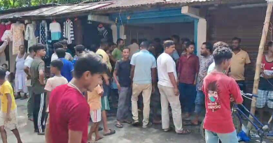 বেস্ট কলকাতা নিউজ : দিনের বেলায় দোকান থেকে সোনা-রুপোর অলংকার সহ ব্যাগ চুরি হয়ে গেলো জনবহুল বাজারে