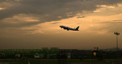 বেস্ট কলকাতা নিউজ : ভুল রানওয়েতে অবতরণ, বড় দুর্ঘটনার হাত থেকে রক্ষা পেলো দিল্লি বিমান বন্দর