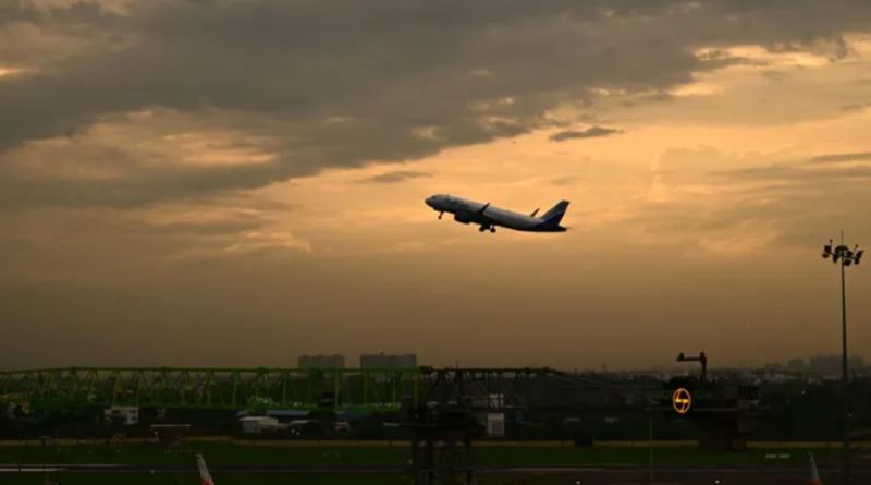 বেস্ট কলকাতা নিউজ : ভুল রানওয়েতে অবতরণ, বড় দুর্ঘটনার হাত থেকে রক্ষা পেলো দিল্লি বিমান বন্দর