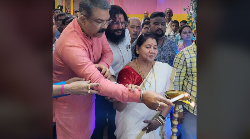 বেস্ট কলকাতা নিউজ : শিলিগুড়িতে বল্লা কালিমাতার পূজোর শুভ উদ্বোধন করলেন ডেপুটি মেয়র রঞ্জন সরকার