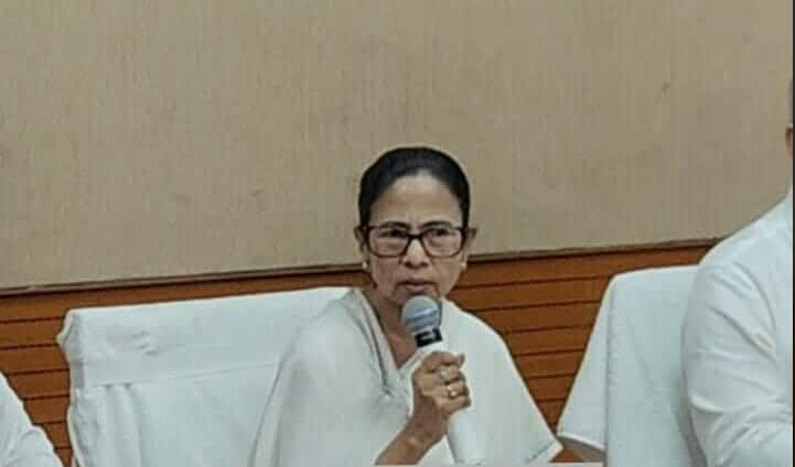 বেস্ট কলকাতা নিউজ : রিচা ঘোষের নামে শিলিগুড়িতে আন্তর্জাতিক ক্রিকেট স্টেডিয়াম তৈরী হবে, জানালেন এ রাজ্যের মুখ্যমন্ত্রী মমতা বন্দোপাধ্যায়