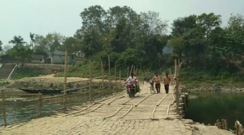 বেস্ট কলকাতা নিউজ : প্রায় পনের বছর ধরে থমকে রয়েছে কাজ , জলঙ্গি নদীর উপর সেতু তৈরির দাবি পূরণ হয়নি আজও