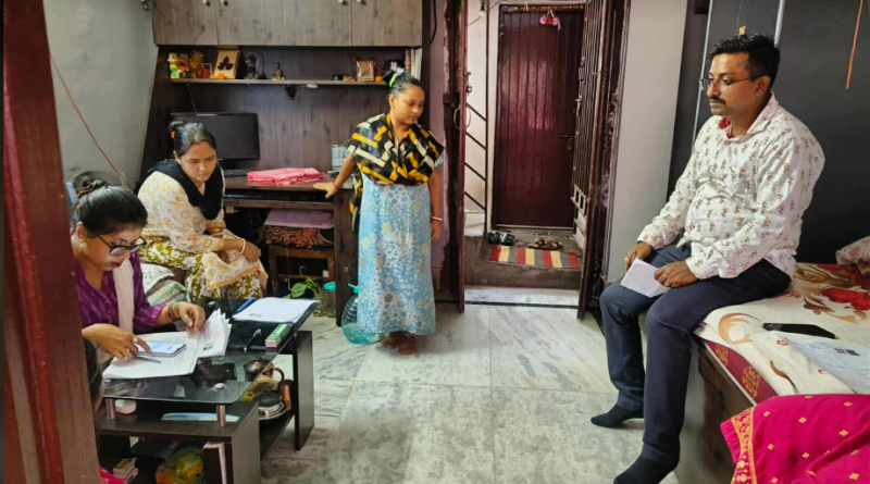 বেস্ট কলকাতা নিউজ : শুরু হয়েছে এস আই আর এর কাজ , শিলিগুড়ির পুর এলাকায় দলীয় কর্মীদের সহযোগিতা করছেন সুদীপ্ত জানা