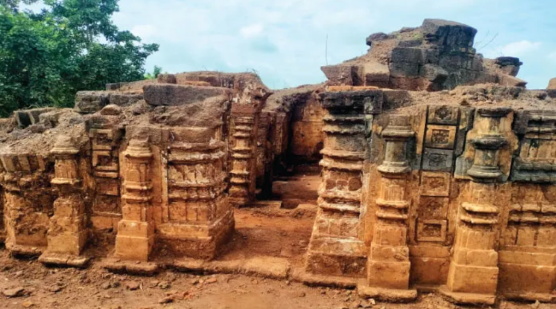 বেস্ট কলকাতা নিউজ : রানি শিরোমণির গড় সংস্কার, শালবনীতে মাটি খুঁড়তেই বেরিয়ে এলো অতি প্রাচীন এক মন্দির