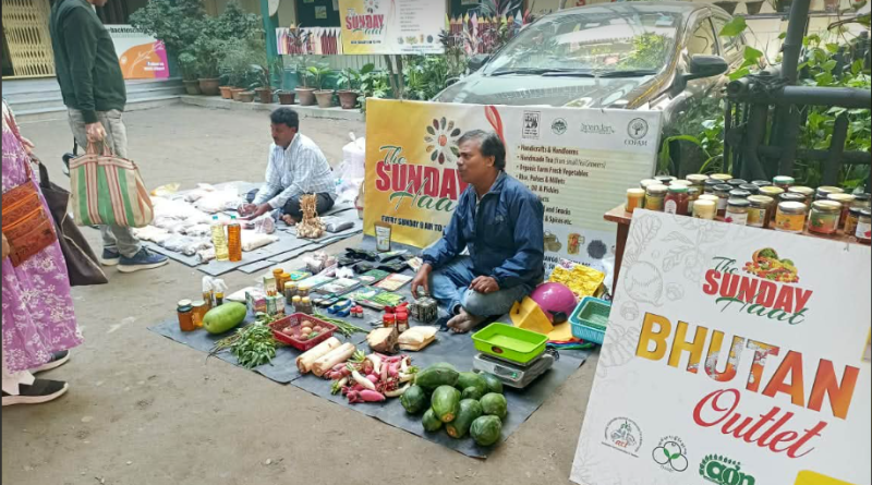 বেস্ট কলকাতা নিউজ : বিচিত্র জিনিসের সমাহার চোখে পড়বে রাজ বসুর সানডে হাটে ঘুরতে এলে