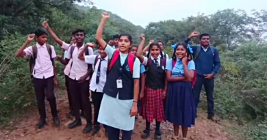 বেস্ট কলকাতা নিউজ : প্রতিদিন স্কুলে যেতে হয় ১৪ কিমি পথ হেঁটে , সমস্যা সমাধানের জন্য মুখ্যমন্ত্রীকে চিঠি পড়ুয়াদের