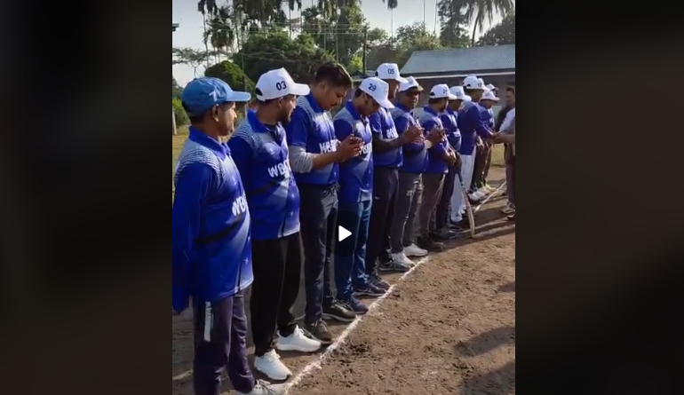 বেস্ট কলকাতা নিউজ : পশ্চিমবঙ্গ গৃহ শিক্ষক কল্যাণ সমিতির উদ্যোগে মাটিগাড়াতে অনুষ্ঠিত হলো একদিনের ক্রিকেট প্রতিযোগিতা