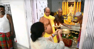 বেস্ট কলকাতা নিউজ : কোচবিহারের ঐতিহ্যবাহী মদনমোহন মন্দিরে পুজো দিলেন মুখ্যমন্ত্রী মমতা বন্দ্যোপাধ্যায়