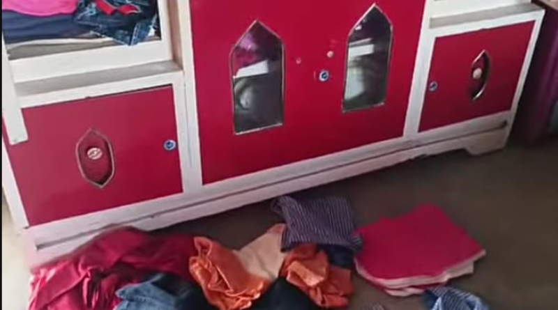 বেস্ট কলকাতা নিউজ : সাহুডাঙ্গীর কামাত পাড়ায় ফাঁকা বাড়ি পেয়ে দুঃসাহসিক চুরি,ঘটনাকে ঘিরে ব্যাপক চাঞ্চল্য ছড়ালো এলাকায়