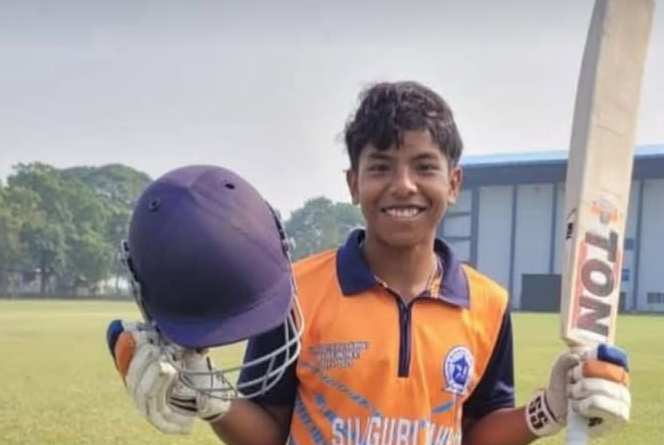 বেস্ট কলকাতা নিউজ : রত্নার সেঞ্চুরিতে উজ্জ্বল সাহুডাঙ্গীর ফাঁড়াবাড়ি—মহিলা আইপিএলের স্বপ্ন আরও কাছাকাছি!