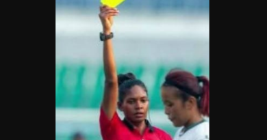 বেস্ট কলকাতা নিউজ : দুই দায়িত্বে সমান দক্ষতা, পুলিশি কাজের পাশাপাশি আন্তর্জাতিক রেফারির মাঠে চাকদহ ট্রাফিক গার্ডের লেডি-কনস্টেবল কুসুম মান্ডি