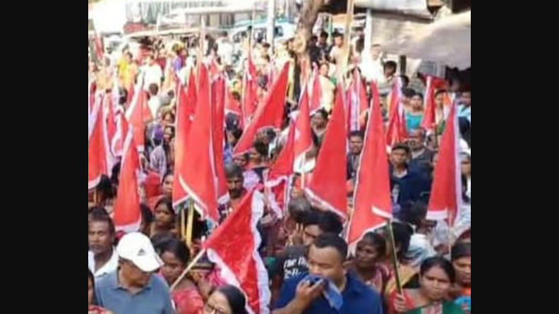 বেস্ট কলকাতা নিউজ : রেলের উচ্ছেদ নোটিশ পেয়ে এনজিপি স্টেশনে তুমুল বিক্ষোভে সামিল হল মতুয়ারা
