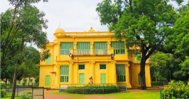 বেস্ট কলকাতা নিউজ : ক্যান্টিনের খাবারের দাবিতে মধ্যরাতে থালা বাজিয়ে তুমুল বিক্ষোভ ছাত্রীদের, ব্যাপক উত্তাল বিশ্বভারতীর 'হেরিটেজ' ক্যাম্পাস